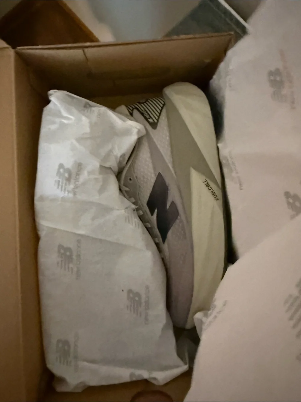 New Balance FuelCell Rebel v5- Grey Brown